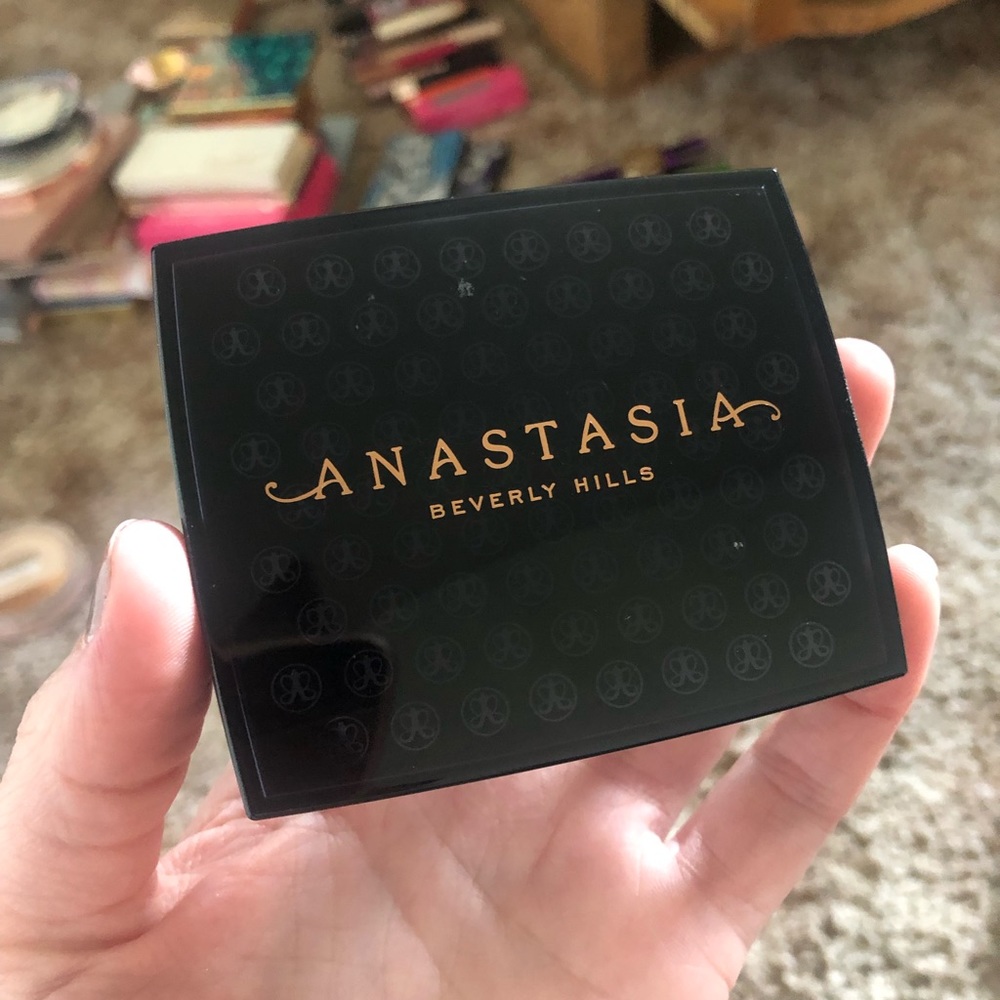 Anastasia bronzer